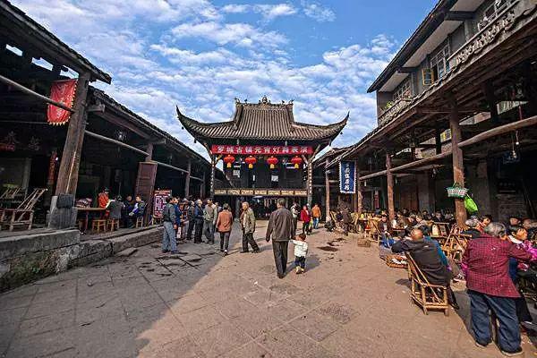 了解怎么正确的用粉底?平台,获取精彩知识的乐园
